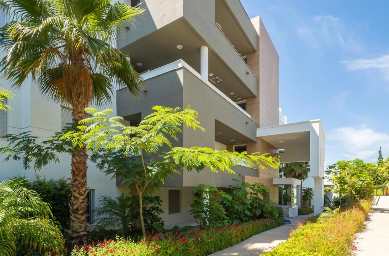 Modern Flat With Private Garden In Royal Banus Apartment Marbella 0*,