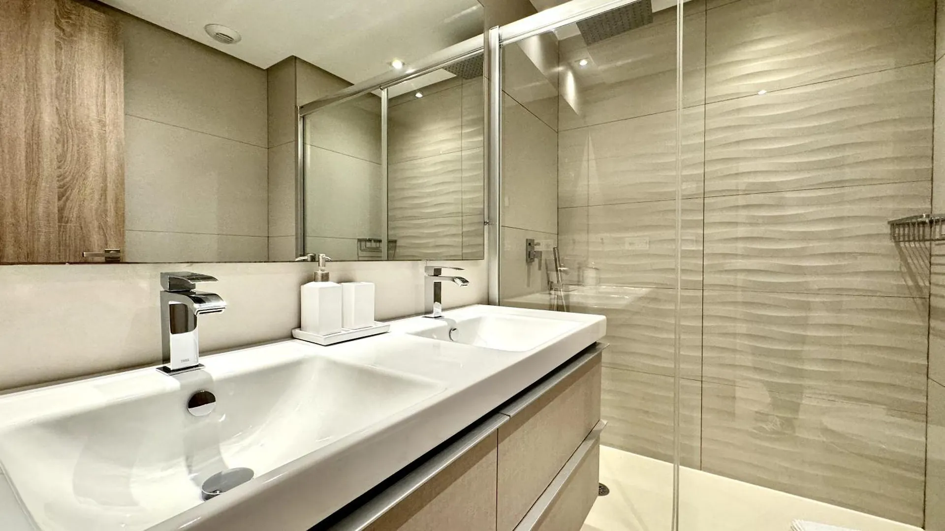 Modern Flat With Private Garden In Royal Banus Apartment Marbella 0*,
