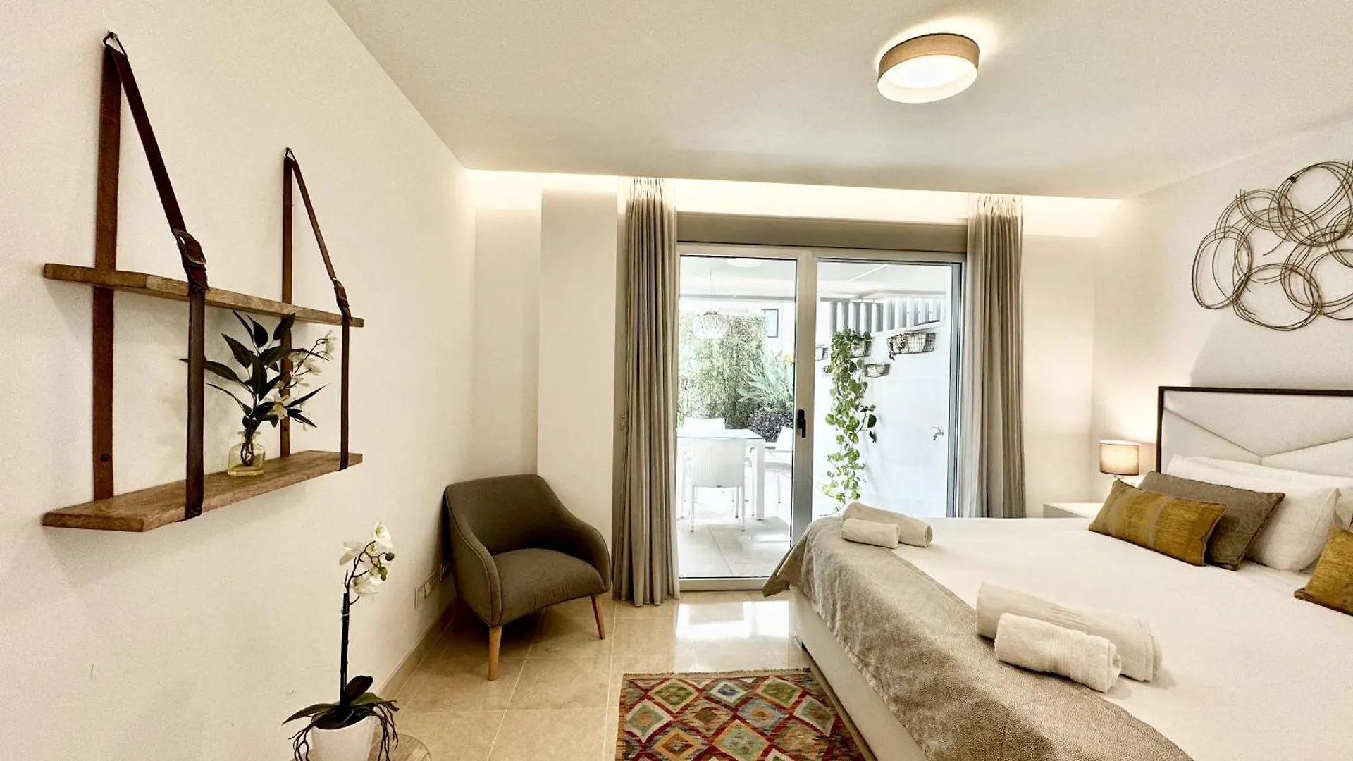 Modern Flat With Private Garden In Royal Banus Apartment Marbella