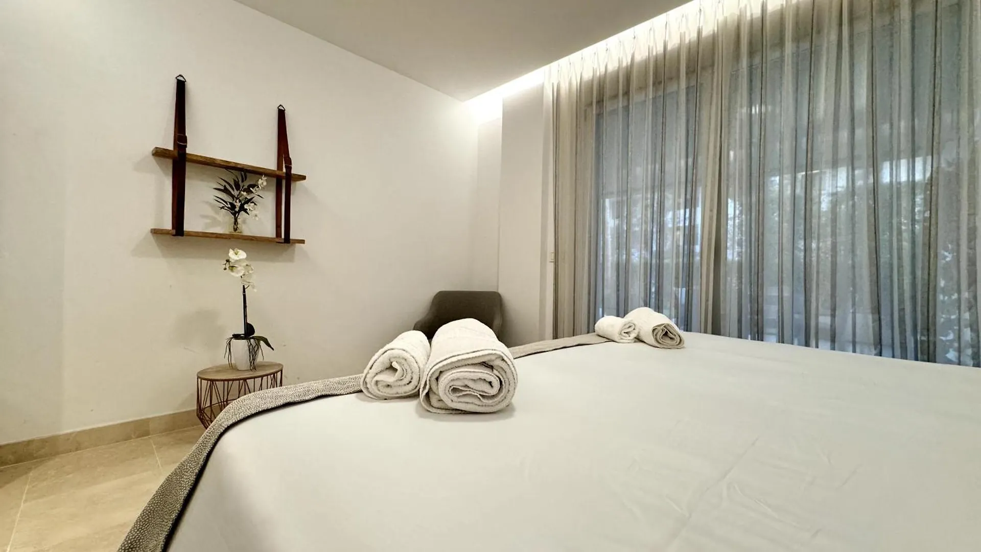 Modern Flat With Private Garden In Royal Banus Apartment Marbella